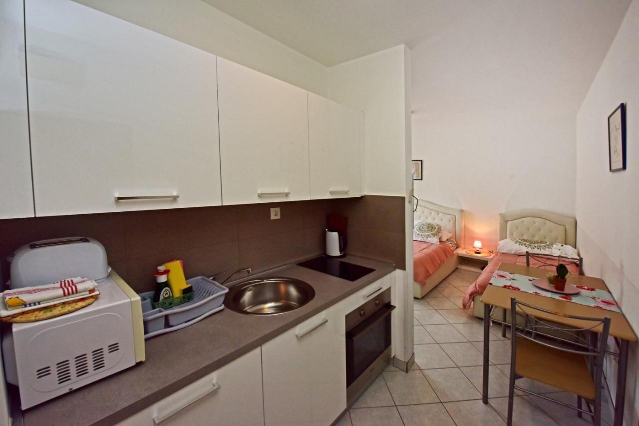 Apartments House Anna For Max 13 Persons In Porec, Pet Friendly Exterior foto