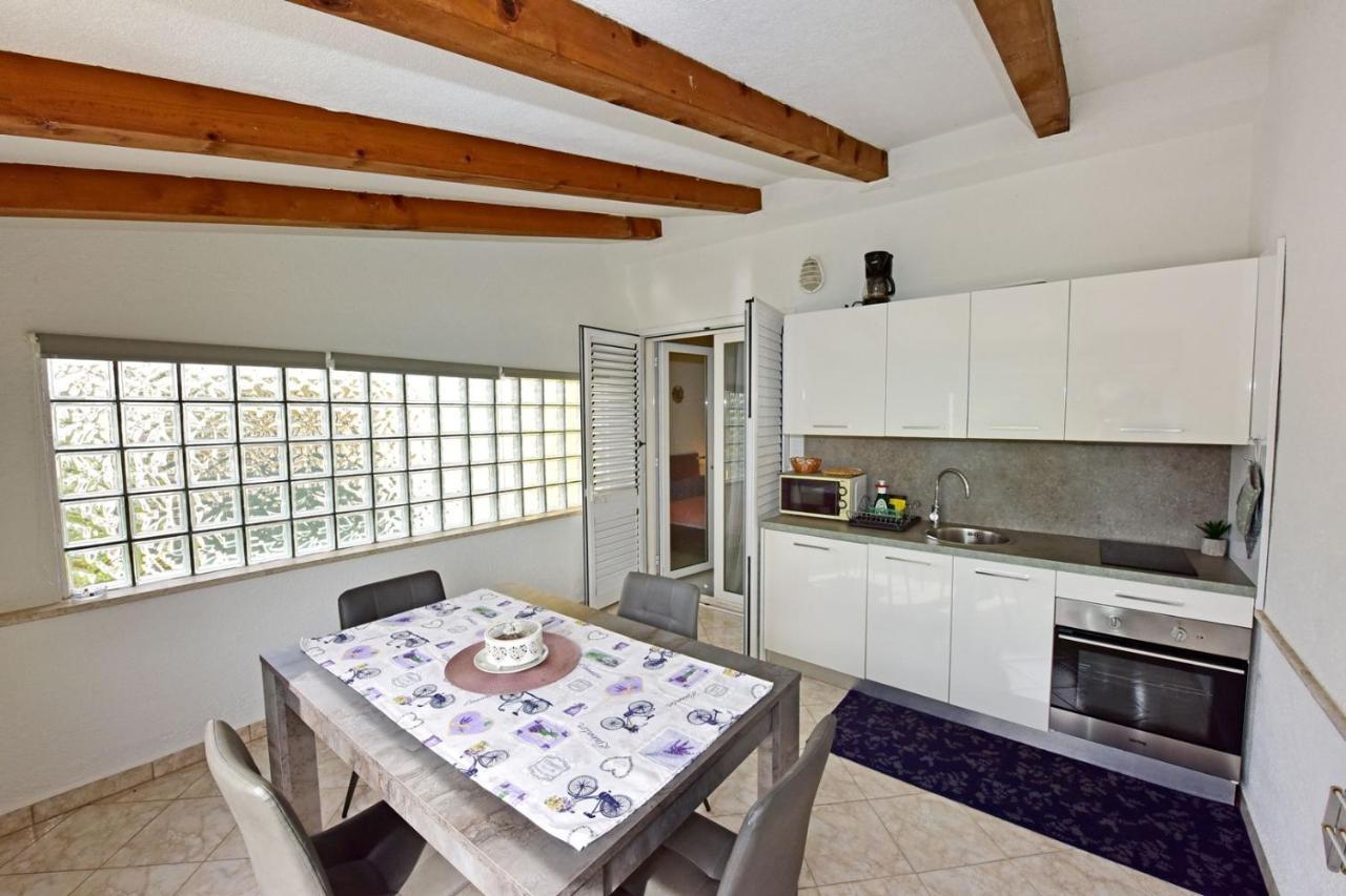 Apartments House Anna For Max 13 Persons In Porec, Pet Friendly Exterior foto